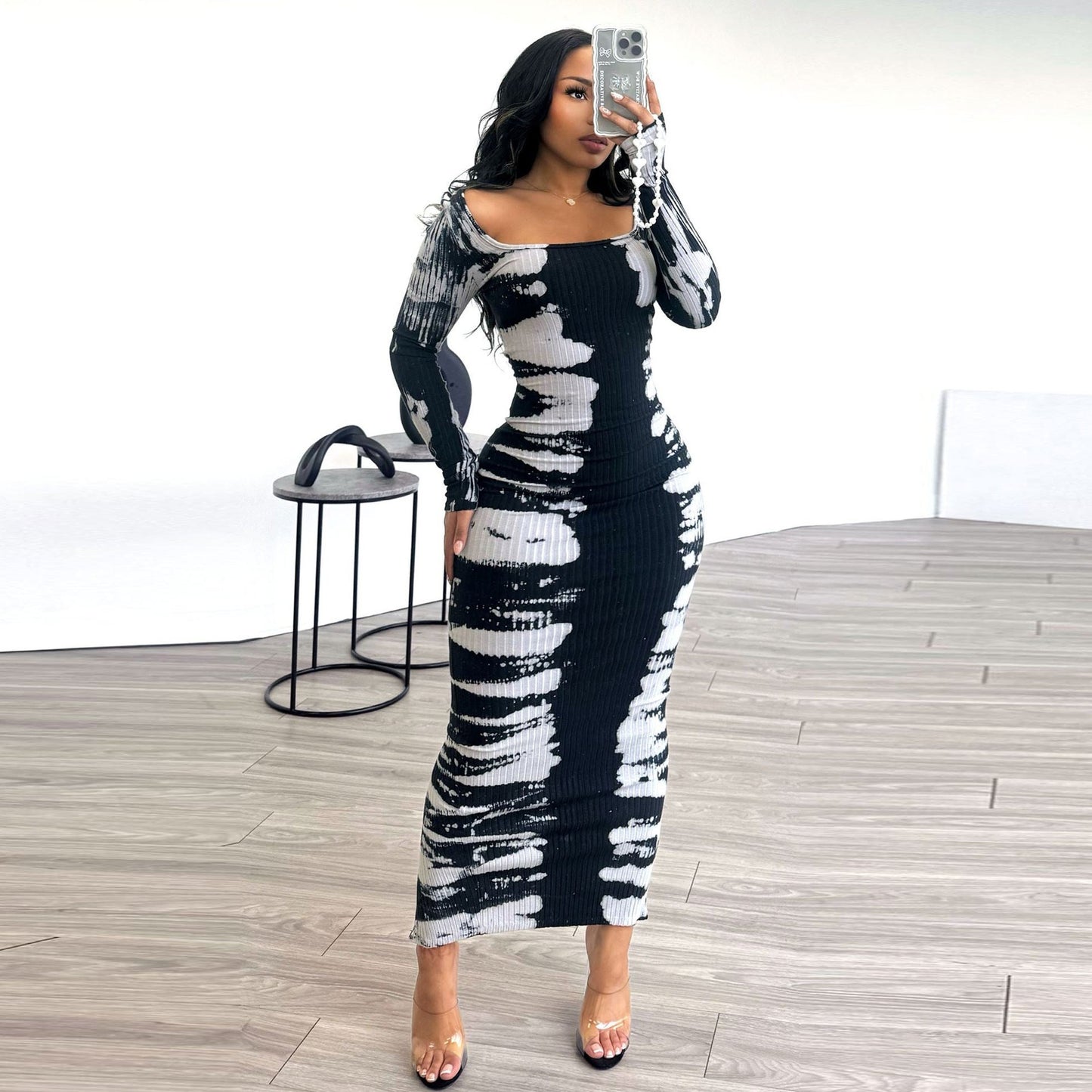 Sexy elastic hip-hugging printed bodycon dress with slits at the back