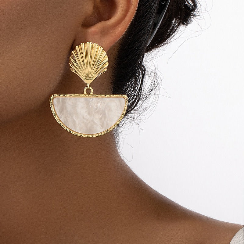 French retro fashion commuter half-circle earrings
