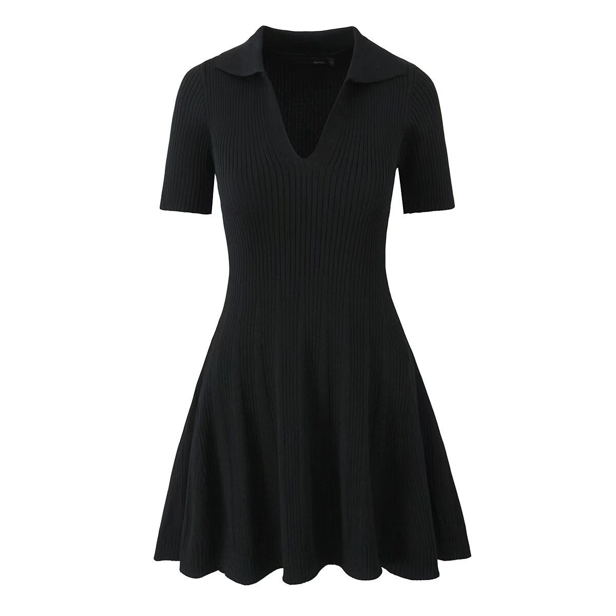 Fashionable waist cinched V-neck short sleeved knitted jumpsuit short skirt