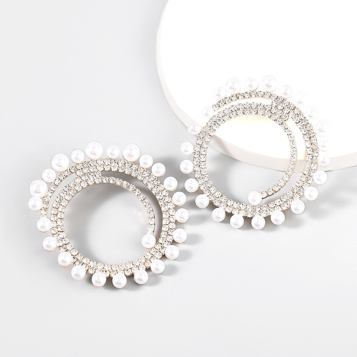 Popular Earrings Fashion Catwalk Irregular Pearl Oversized Round Diamond Earrings